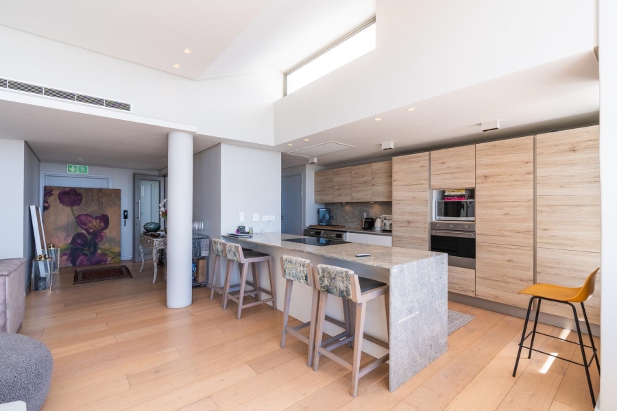 To Let 3 Bedroom Property for Rent in Sea Point Western Cape